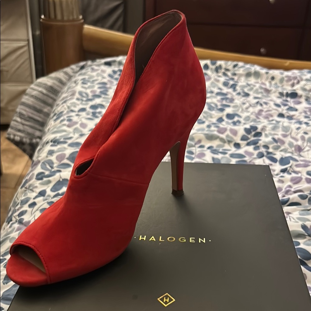 Halogen Red Elegant Peep-Toe Heels